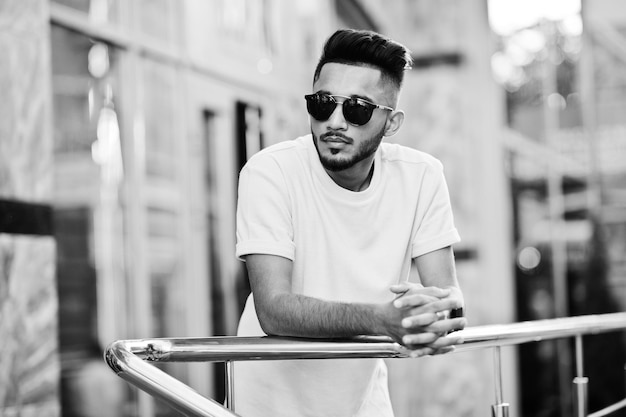 Stylowe i Przewiewne: Jak Wybrać Idealną Koszulę na Letnie Dni